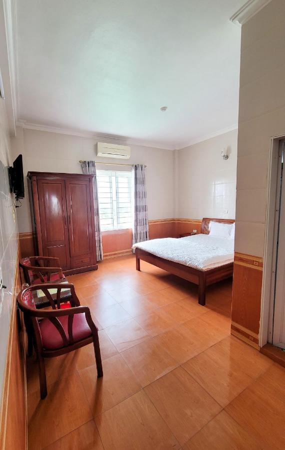 Phu Quy Hotel Хатинь Экстерьер фото