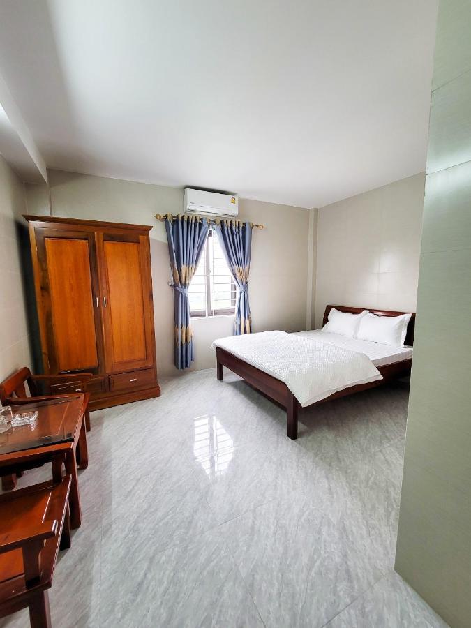 Phu Quy Hotel Хатинь Экстерьер фото